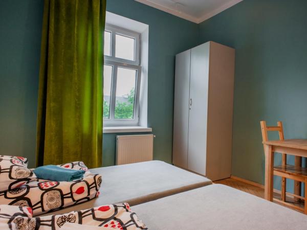 Atlantis Hostel : photo 4 de la chambre chambre lits jumeaux avec salle de bains privative