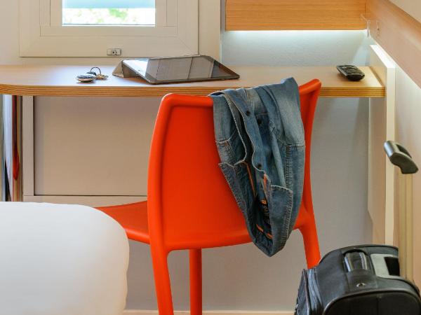 ibis budget Frankfurt City Ost : photo 1 de la chambre chambre triple