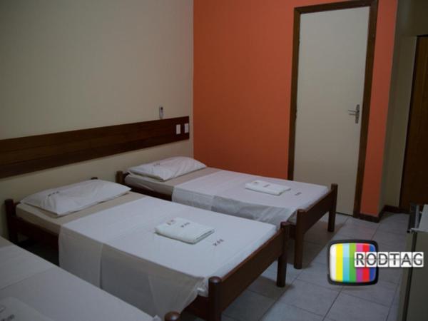 Hotel Porto Da Barra : photo 1 de la chambre chambre triple