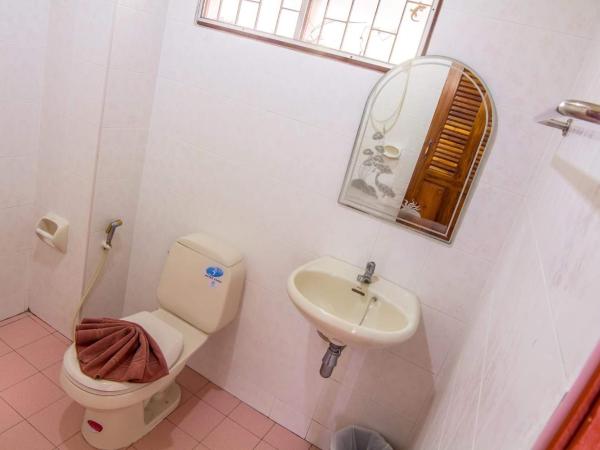 Pongphen Guesthouse - SHA Plus Certified : photo 8 de la chambre chambre double standard