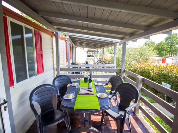 Easyatent Mobile home Bijela Uvala : photo 9 de la chambre mobile home