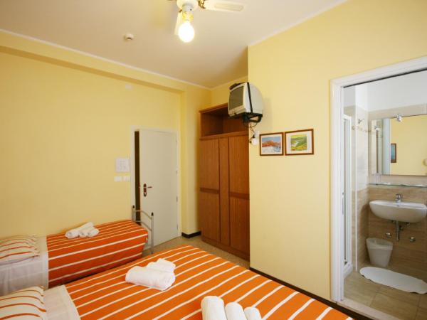 Hotel Amalfi : photo 3 de la chambre chambre double ou lits jumeaux