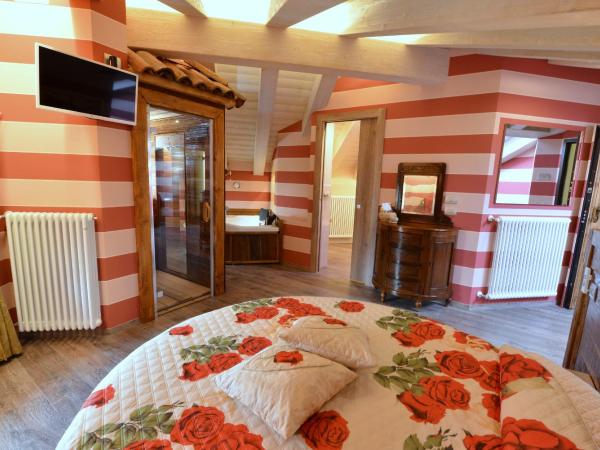 Vecchio Mulino Guest House : photo 4 de la chambre chambre double de luxe avec baignoire spa 