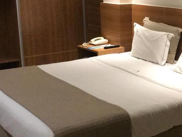 Américas Granada Hotel : photo 6 de la chambre chambre lit king-size - accessible aux personnes à mobilité réduite
