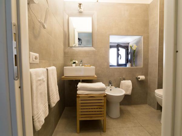 Suite Inn Catania : photo 5 de la chambre chambre triple