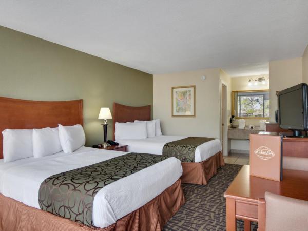 Baymont by Wyndham Panama City Beach : photo 2 de la chambre 2 queen beds with  limited view, non-smoking