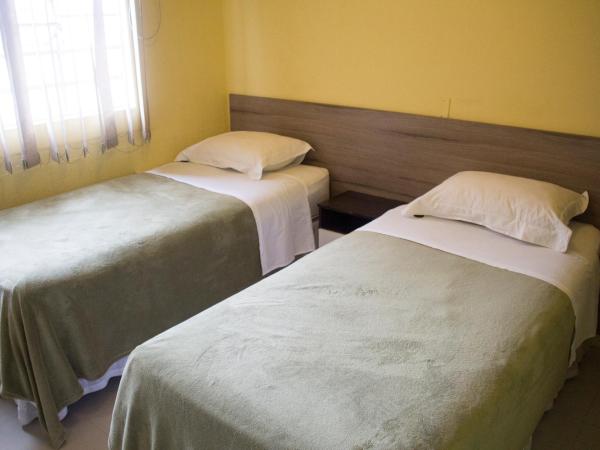 Hotel Dois Irmãos : photo 3 de la chambre chambre lits jumeaux standard