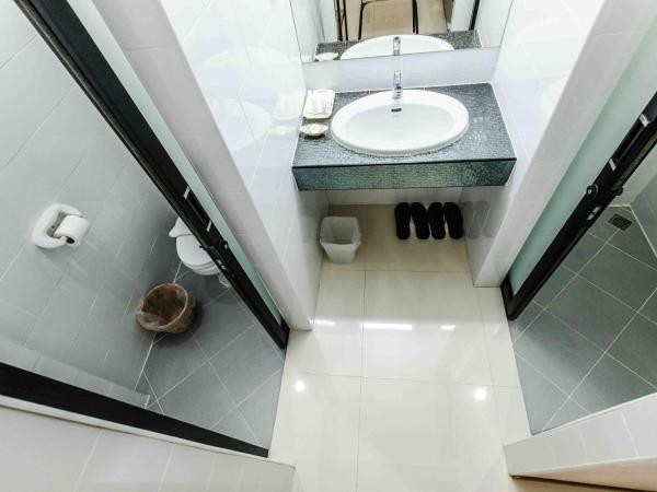 Don Muang Hotel : photo 2 de la chambre modern twin bed