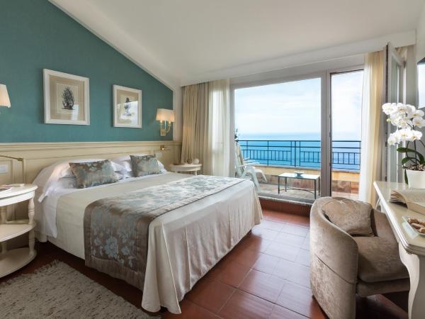 Hotel Villa Belvedere : photo 6 de la chambre chambre double ou lits jumeaux avec balcon - vue sur mer