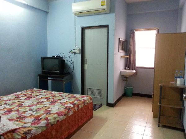 Roong-Arun Apartment : photo 2 de la chambre chambre double standard