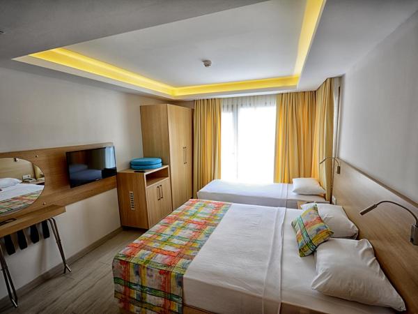 City Hotel Marmaris : photo 5 de la chambre suite triple avec terrasse 