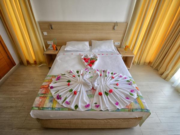 City Hotel Marmaris : photo 5 de la chambre chambre double standard - vue sur piscine