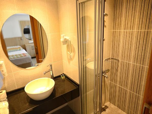 City Hotel Marmaris : photo 2 de la chambre chambre double standard - vue sur piscine