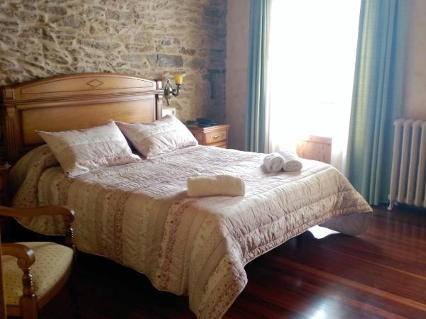 PICO SACRO II HOTEL Santiago de Compostela : photo 1 de la chambre chambre supérieure lit queen-size