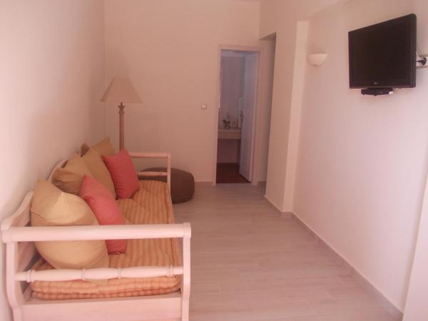 Alkyoni Beach Hotel : photo 6 de la chambre chambre familiale