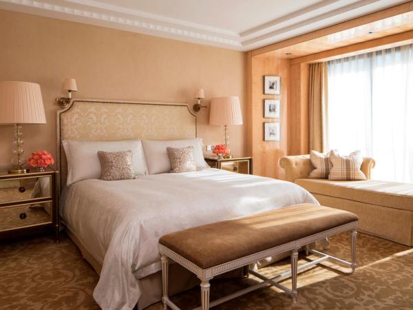 Four Seasons Hotel London at Park Lane : photo 2 de la chambre suite park avec lit king-size