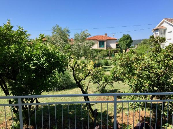 Kosovic Family House : photo 8 de la chambre chambre double avec terrasse