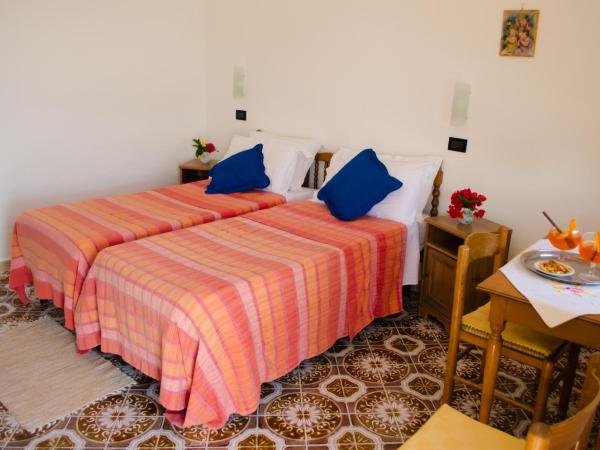 Hotel Angelino : photo 4 de la chambre chambre double ou lits jumeaux