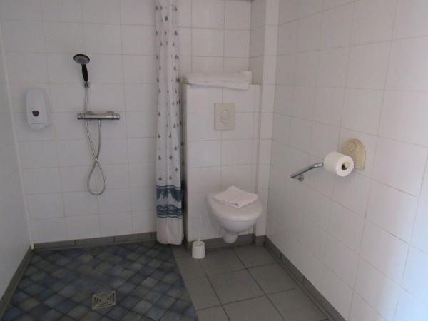 Citotel Les Sternes : photo 1 de la chambre chambre triple - accessible aux personnes à mobilité réduite