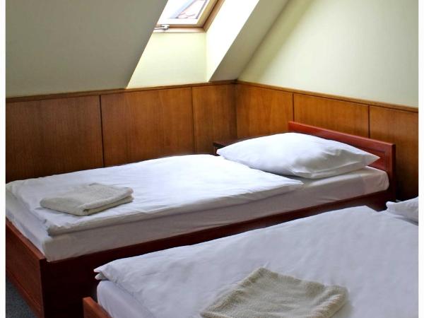 Hostel 36 : photo 1 de la chambre grande chambre lits jumeaux avec salle de bains