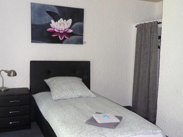 Haus Gerry : photo 3 de la chambre chambre simple avec salle de bains