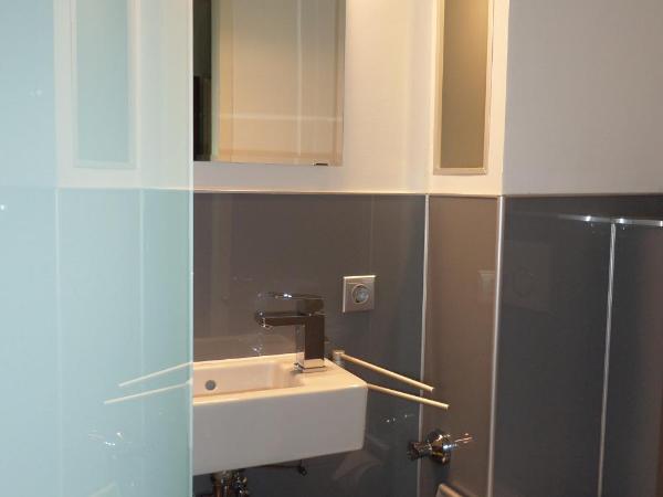 Haus Gerry : photo 5 de la chambre chambre simple avec salle de bains