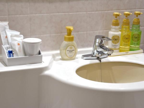 Premier Hotel Cabin Shinjuku : photo 10 de la chambre chambre simple rénovée - non-fumeurs