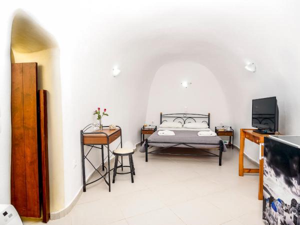 Kykladonisia Traditional Settlement : photo 1 de la chambre chambre double Économique - semi sous-sol