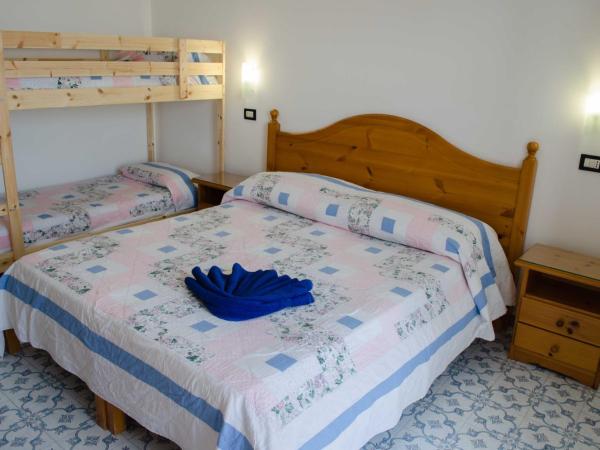 Hotel Regina del Mare : photo 2 de la chambre chambre quadruple standard