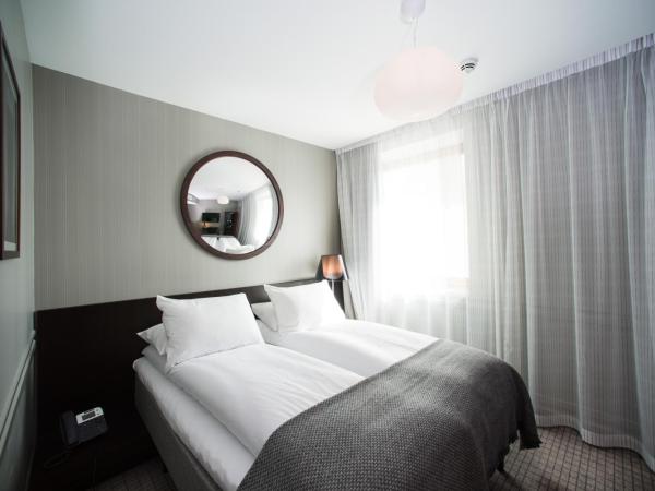 Bergen Børs Hotel : photo 10 de la chambre petite chambre lit queen-size