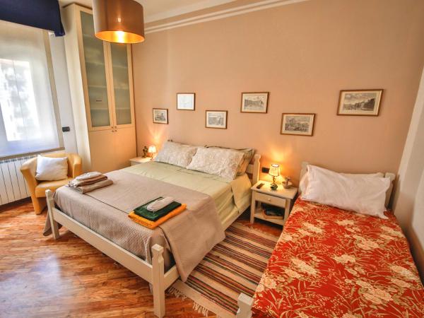 Baronessa B&B Florence : photo 3 de la chambre chambre triple avec baignoire