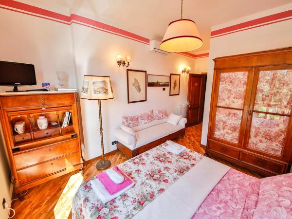 Baronessa B&B Florence : photo 5 de la chambre chambre double avec salle de bains privative