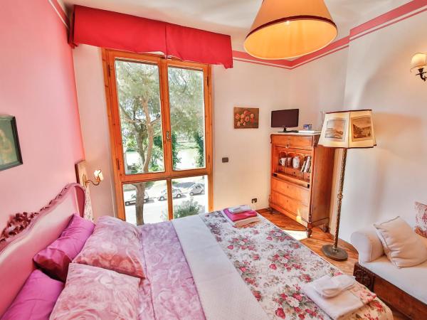 Baronessa B&B Florence : photo 6 de la chambre chambre double avec salle de bains privative