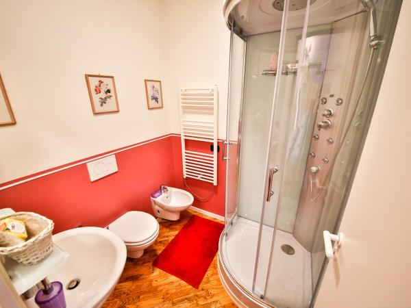 Baronessa B&B Florence : photo 10 de la chambre chambre double avec salle de bains privative