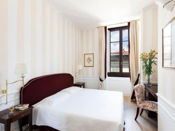 FH55 Hotel Calzaiuoli : photo 2 de la chambre chambre double ou lits jumeaux classique