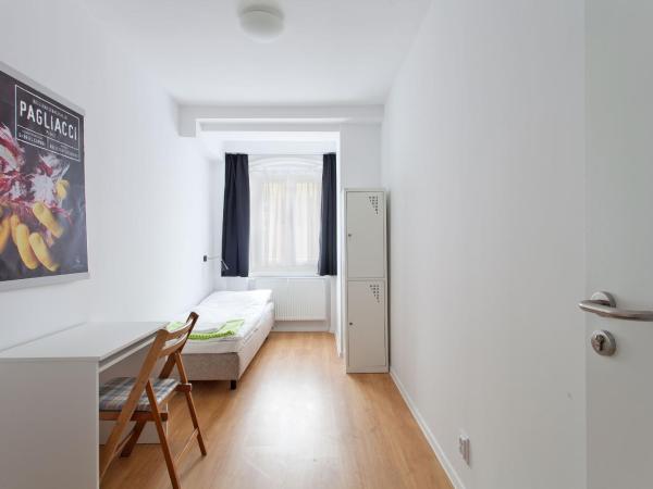 Opera Hostel : photo 2 de la chambre chambre double