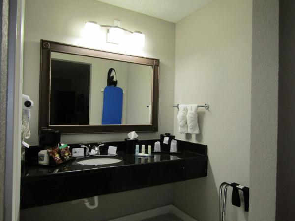 Quality Inn & Suites Kissimmee by The Lake : photo 3 de la chambre chambre standard avec 2 lits doubles-non-fumeurs