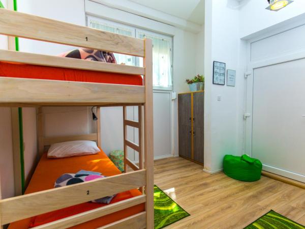 Crazy House Hostel : photo 1 de la chambre lit dans dortoir mixte de 4 lits - 1