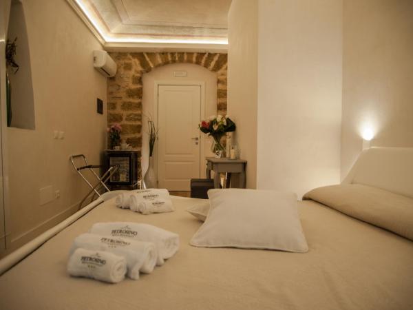 Petrosino : photo 4 de la chambre suite - vue sur jardin