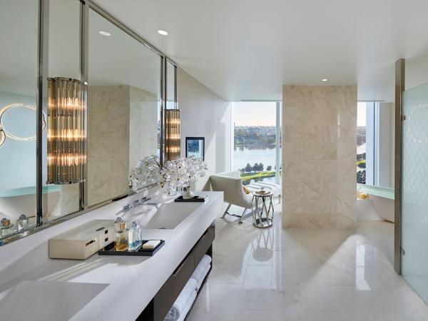 Crown Towers Perth : photo 6 de la chambre suite premier club avec vue
