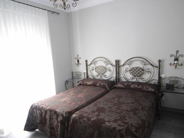 Hostal Roma : photo 6 de la chambre chambre double ou lits jumeaux