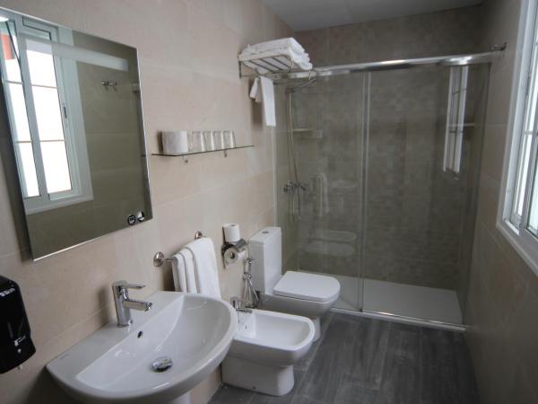 Hostal Roma : photo 3 de la chambre chambre triple