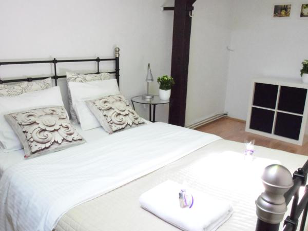 Blooms Inn & Apartments : photo 1 de la chambre appartement Économique