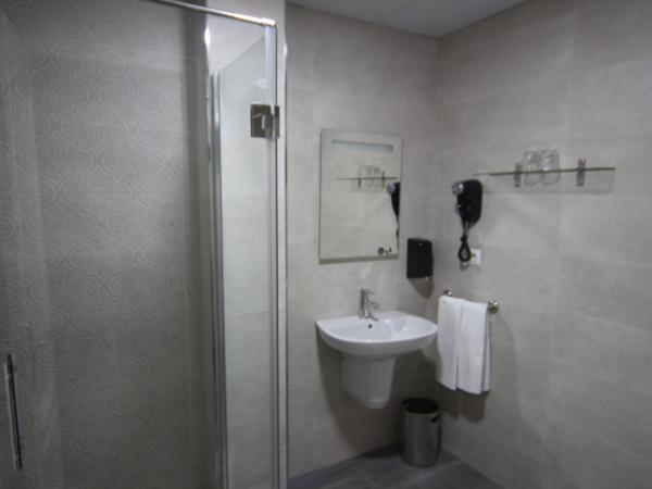 Hostal Roma : photo 5 de la chambre chambre double ou lits jumeaux