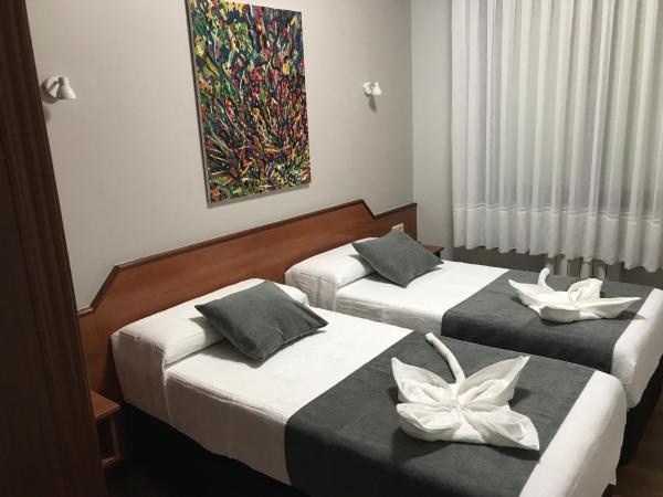 Pensión La Salve : photo 2 de la chambre chambre lits jumeaux