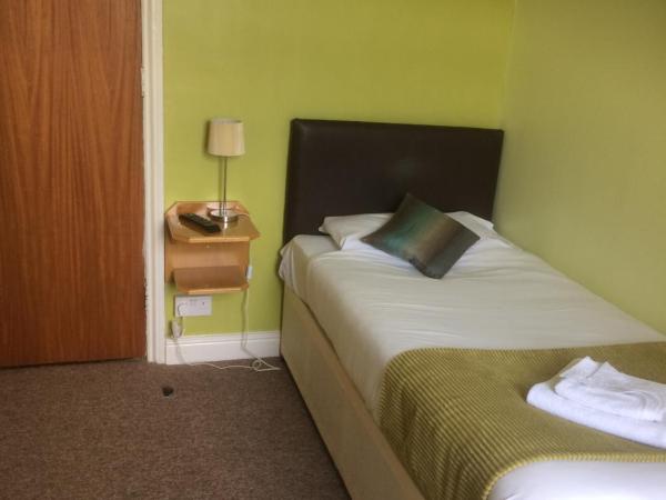 Hotel Vienna : photo 1 de la chambre chambre simple avec salle de bains commune