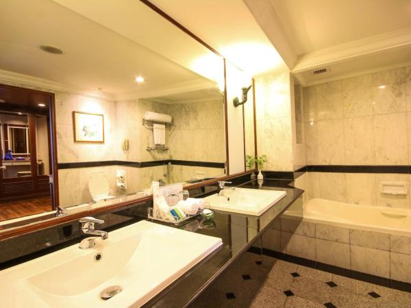 Golden Tulip Sovereign Hotel Bangkok : photo 4 de la chambre grande chambre lit king-size deluxe