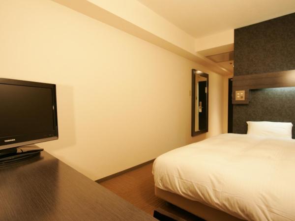 Green Rich Hotel Nishitetsu Ohashi Ekimae : photo 1 de la chambre chambre double avec petit lit double - non-fumeurs