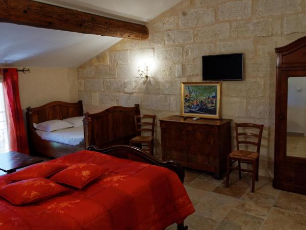 Le Mas d'Isnard : photo 3 de la chambre grande chambre double ou lits jumeaux