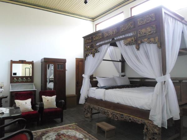 nDalem Natan Royal Heritage : photo 2 de la chambre chambre double deluxe